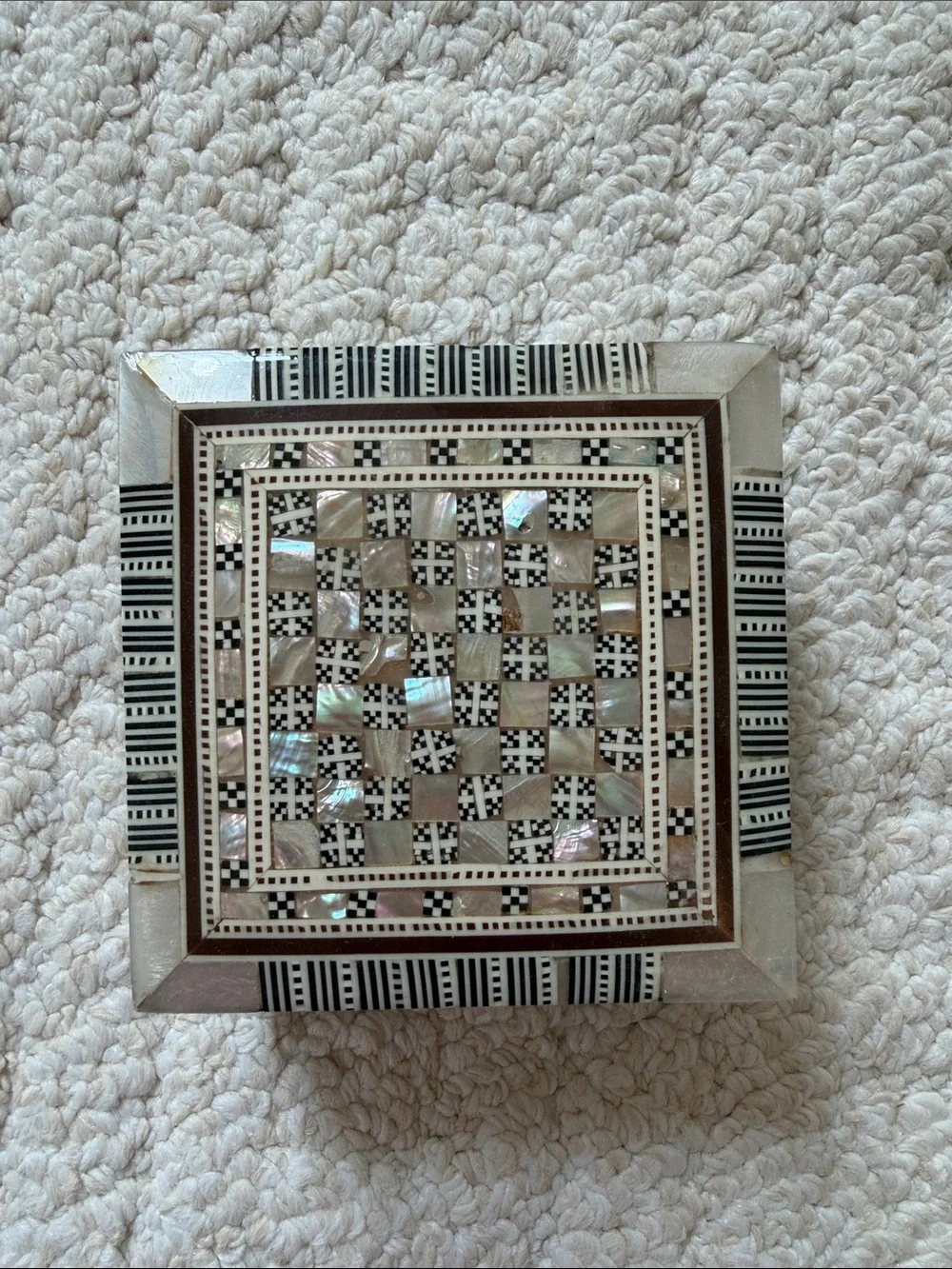 Decorative Mother-of-Pearl Inlay Jewelry Box - Cream & Black
